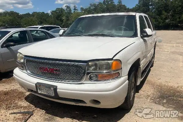 Photo of 2001 GMC Yukon Denali