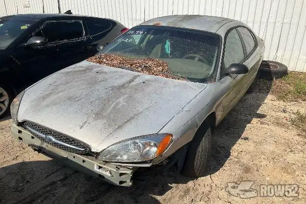 Photo of 2005 Ford Taurus
