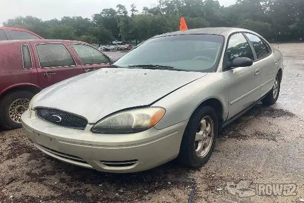 Photo of 2006 Ford Taurus