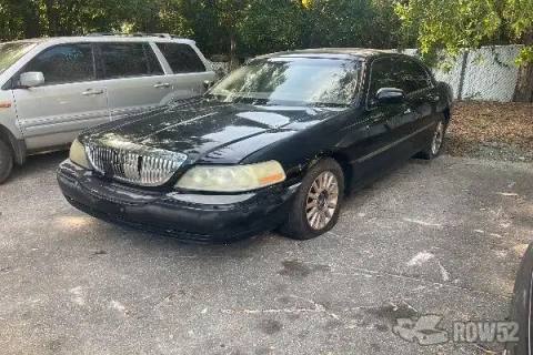 Photo of 2003 Lincoln Town Car