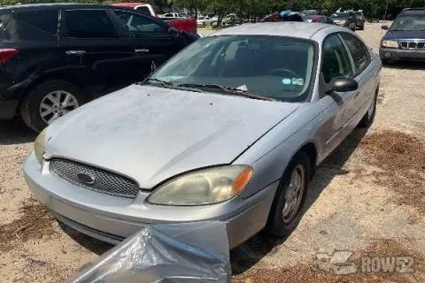 Photo of 2004 Ford Taurus