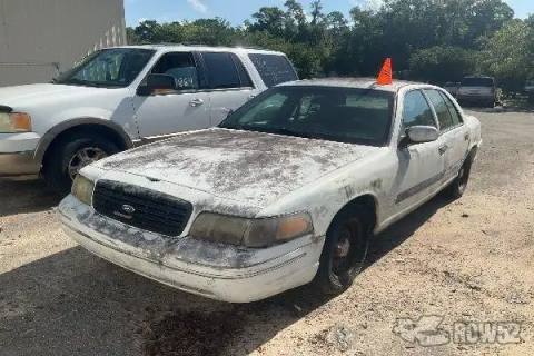 Photo of 1999 Ford Crown Victoria