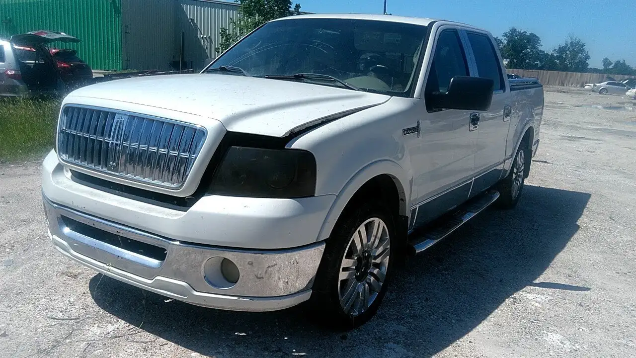 Photo of 2006 Lincoln Mark Lt