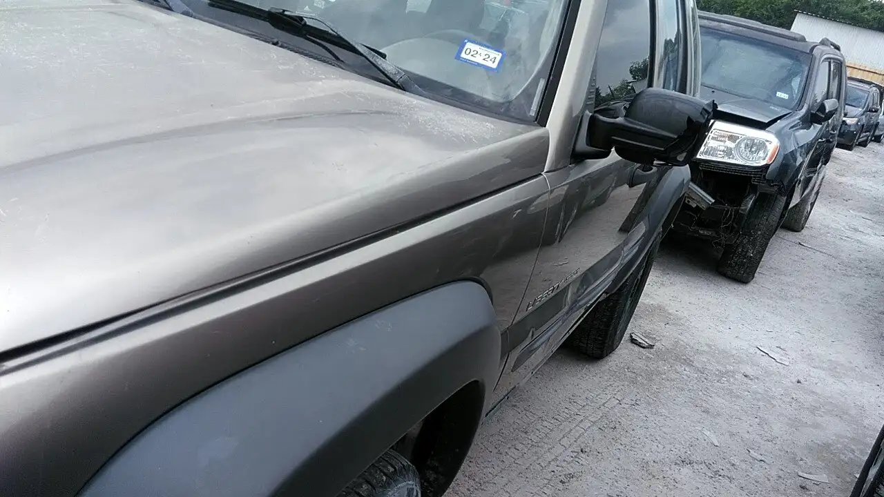 Photo of 2005 Jeep Liberty