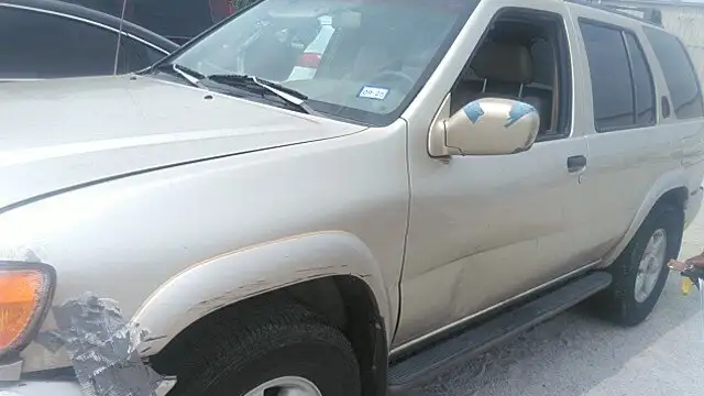 Photo of 1999 Nissan Pathfinder