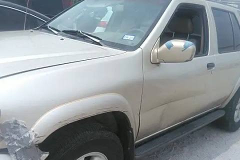 Photo of 1999 Nissan Pathfinder