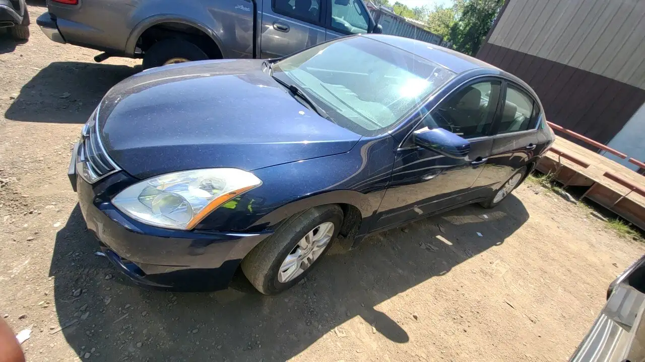 Photo of 2010 Nissan Altima
