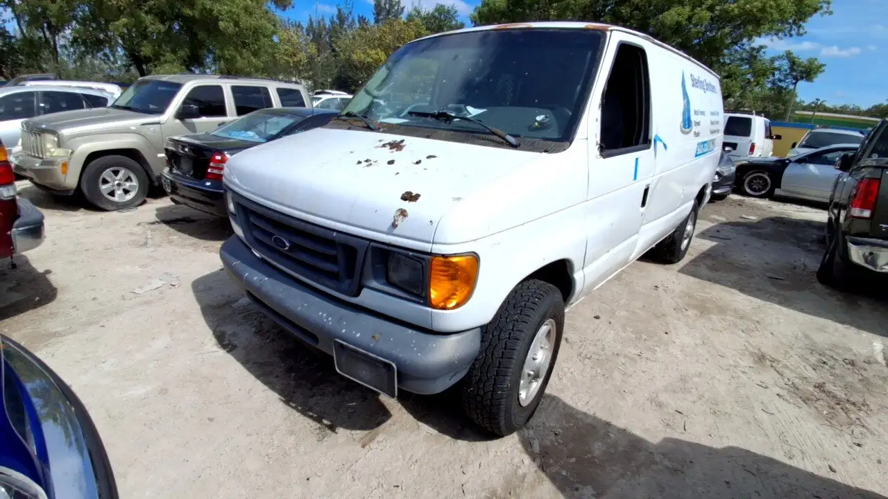 Photo of 2007 Ford E-250