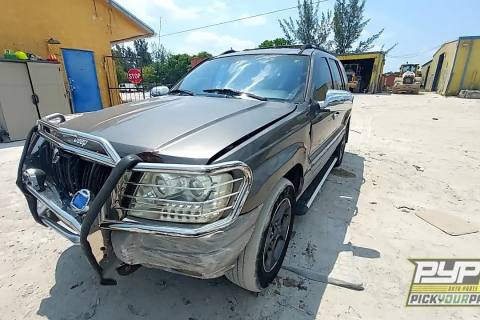 Photo of 2000 Jeep Grand Cherokee