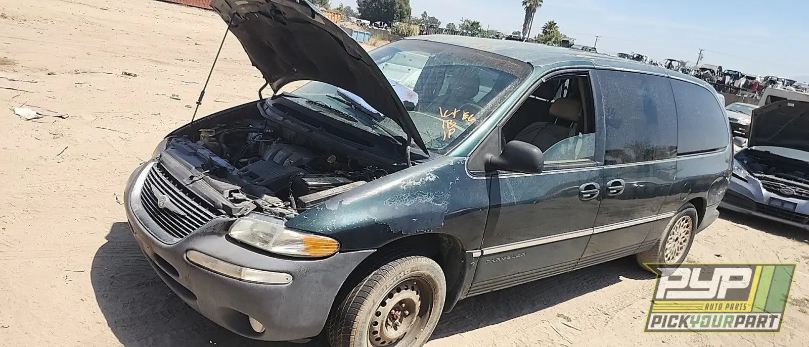 Photo of 1998 Chrysler Town & Country