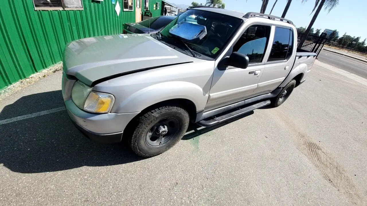 Photo of 2004 Ford Explorer Sport Trac