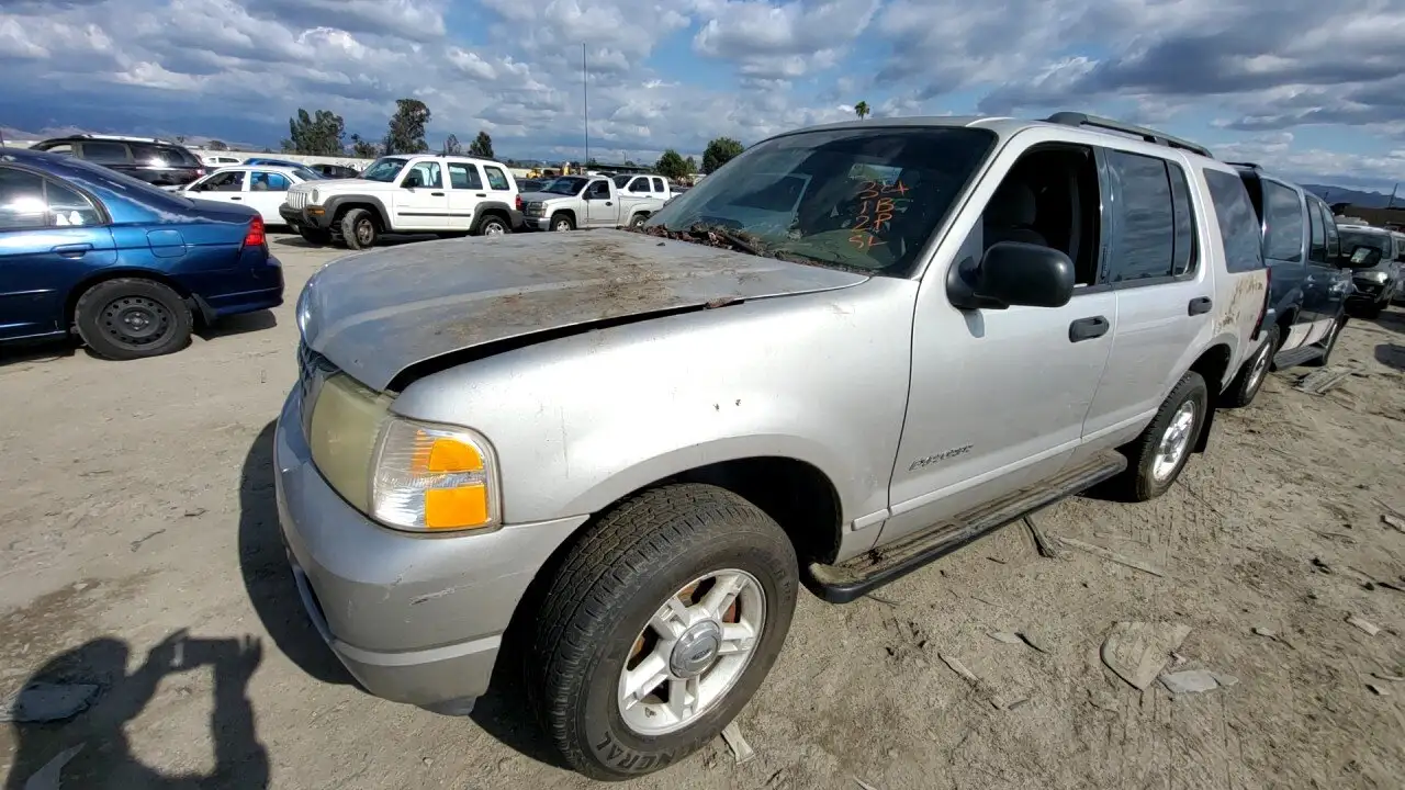 Photo of 2004 Ford Explorer