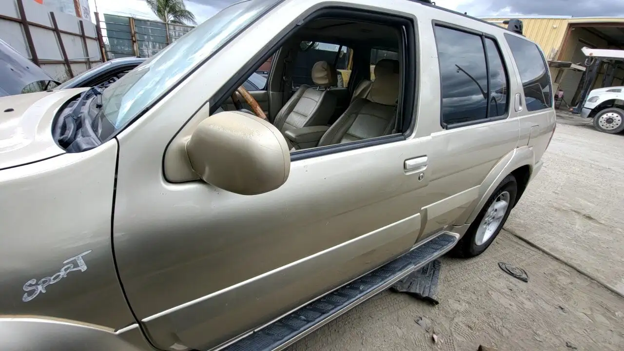 Photo of 2001 Infiniti Qx4