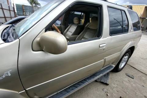 Photo of 2001 Infiniti Qx4