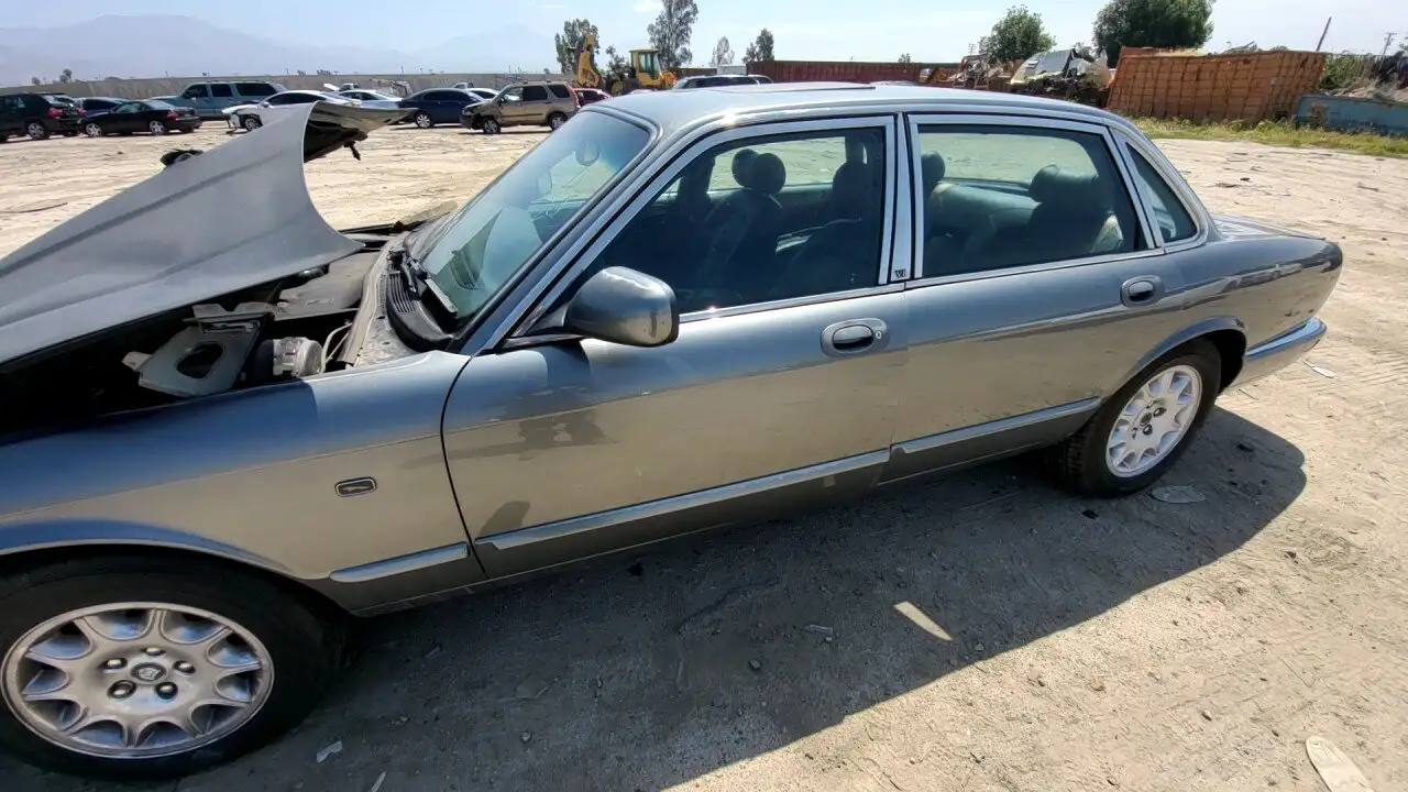 Photo of 2003 Jaguar Xj8