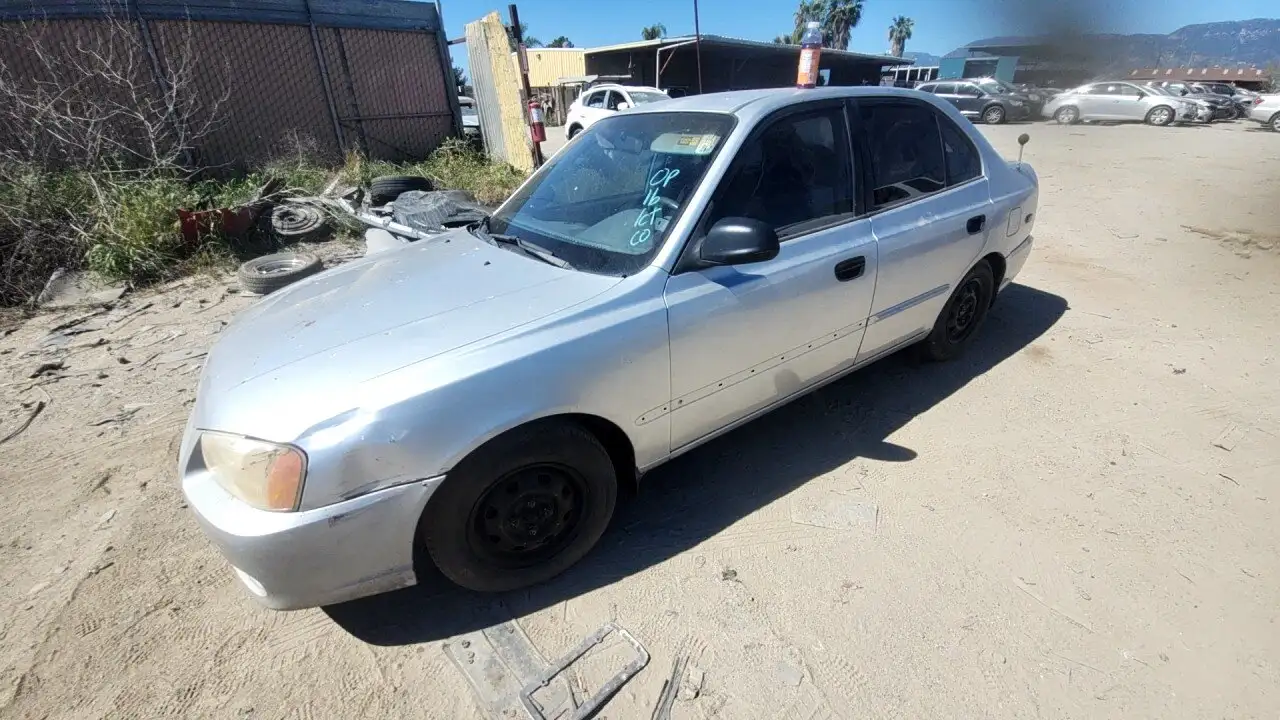 Photo of 2002 Hyundai Accent