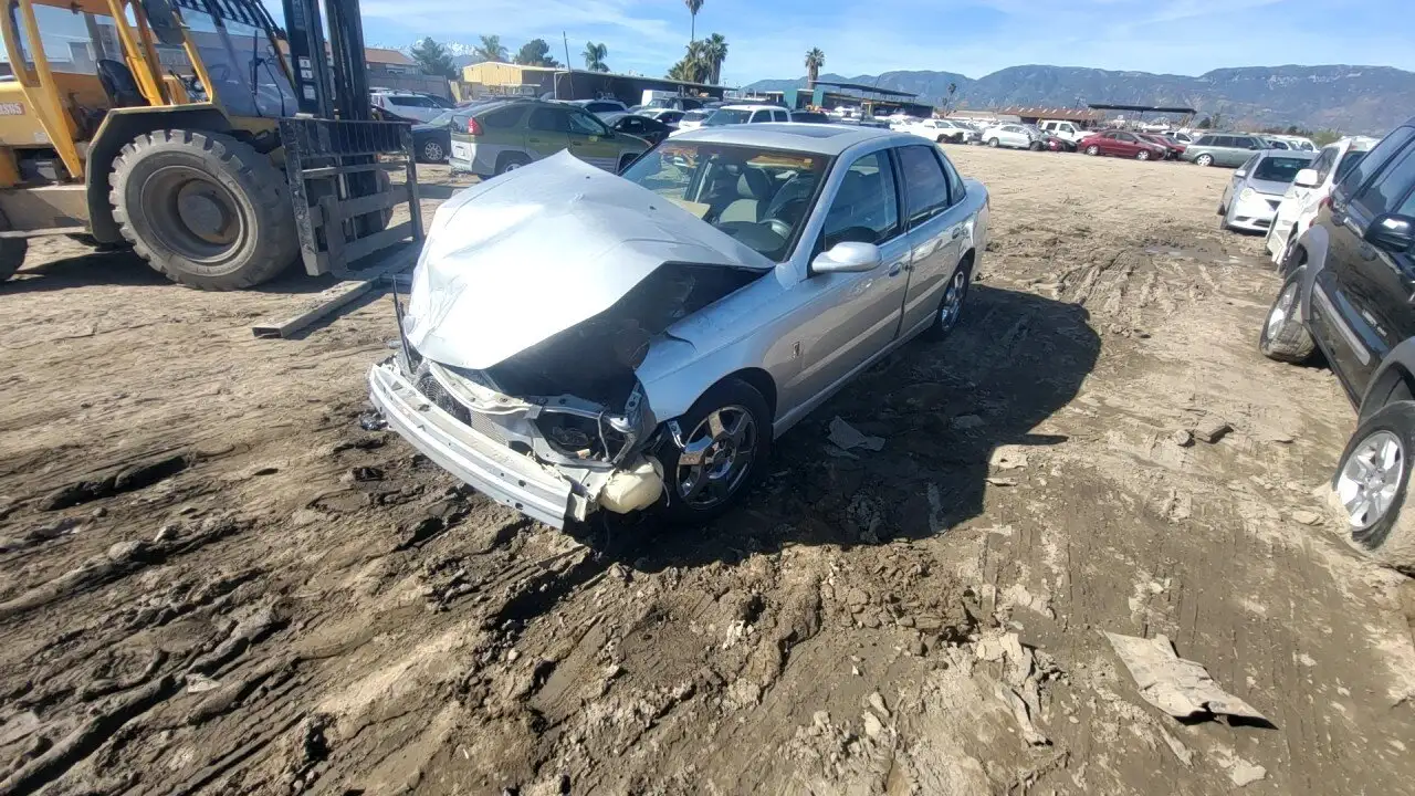 Photo of 2003 Saturn L200