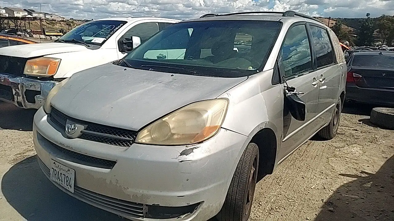 Photo of 2005 Toyota Sienna