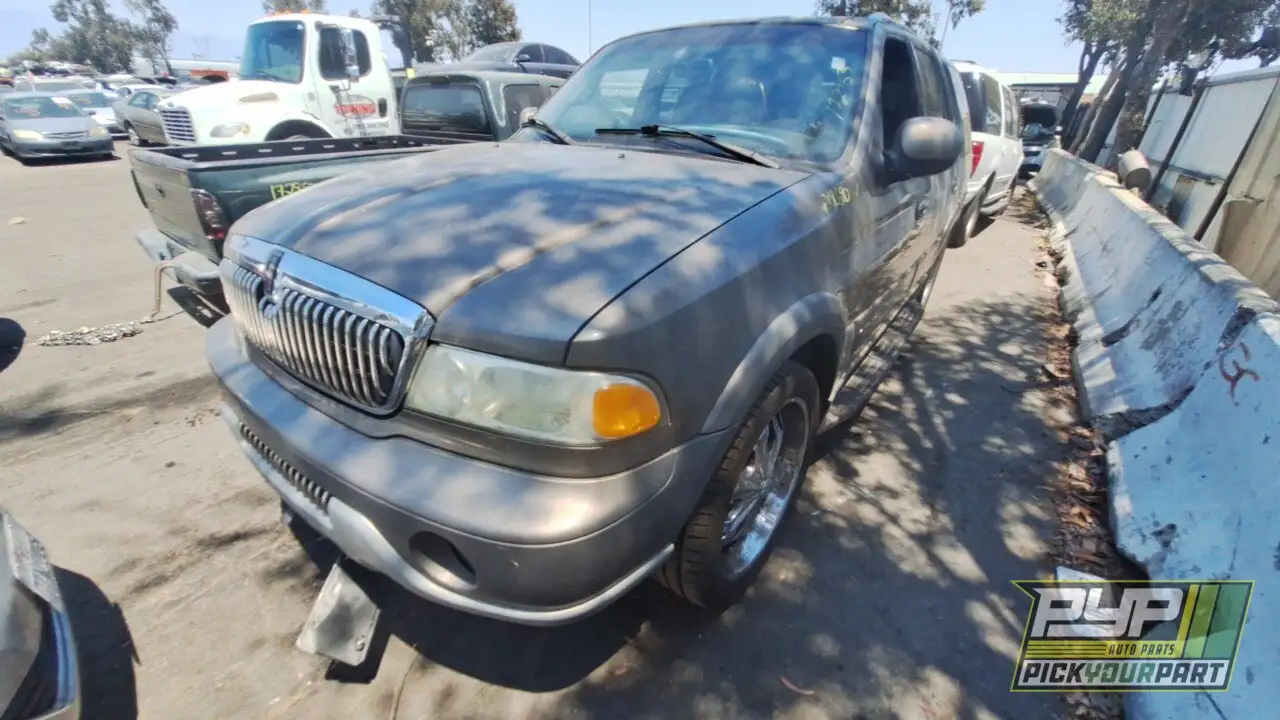 Photo of 2002 Lincoln Navigator