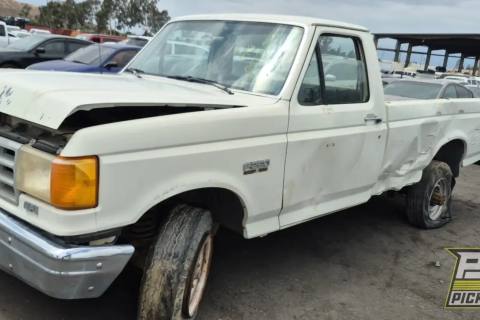 Photo of 1990 Ford F-250