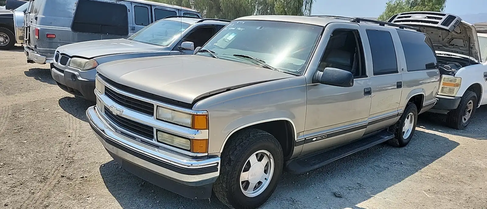Photo of 1999 Chevrolet C1500 Suburban