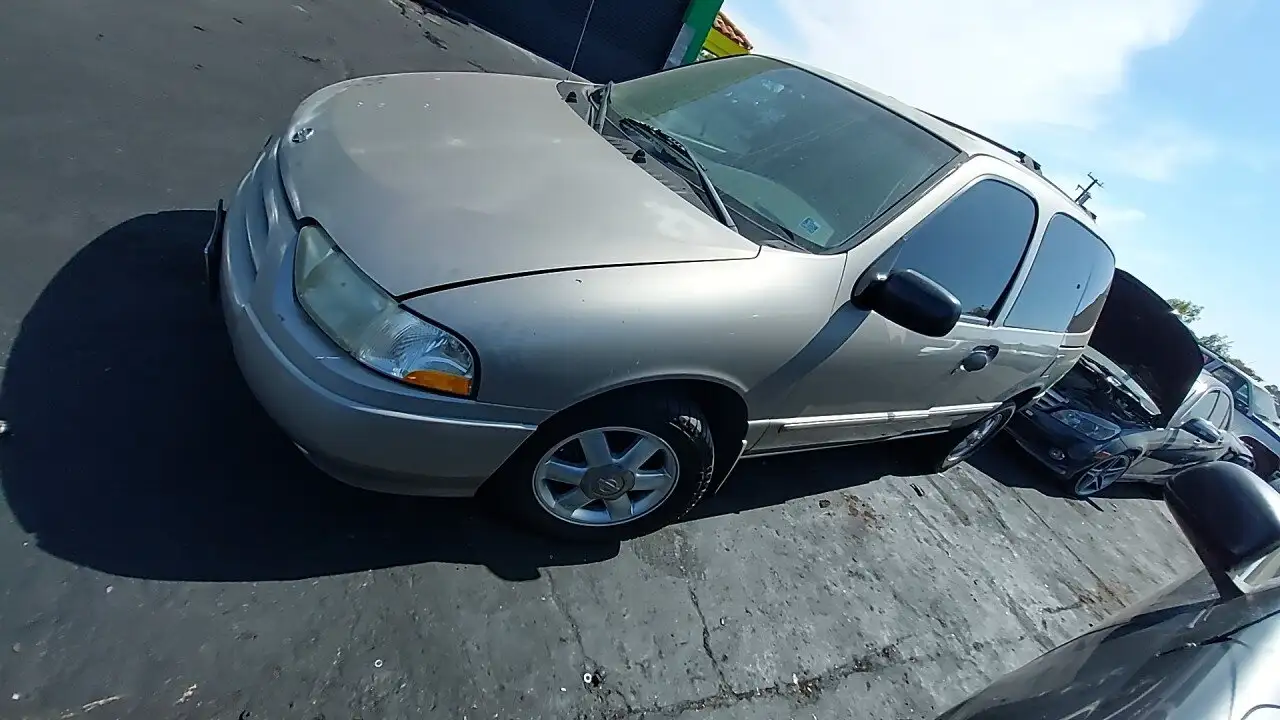 Photo of 2002 Nissan Quest