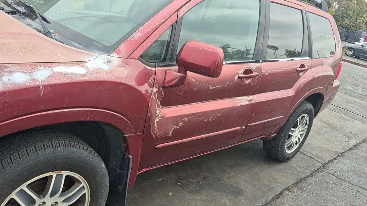 Photo of 2005 Mitsubishi Endeavor