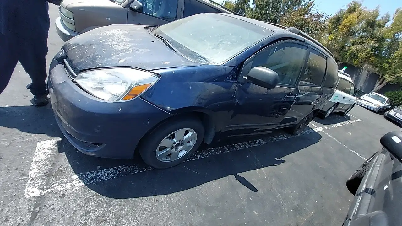 Photo of 2004 Toyota Sienna