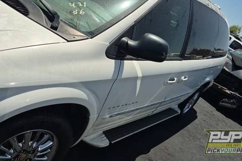 Photo of 2001 Chrysler Town & Country