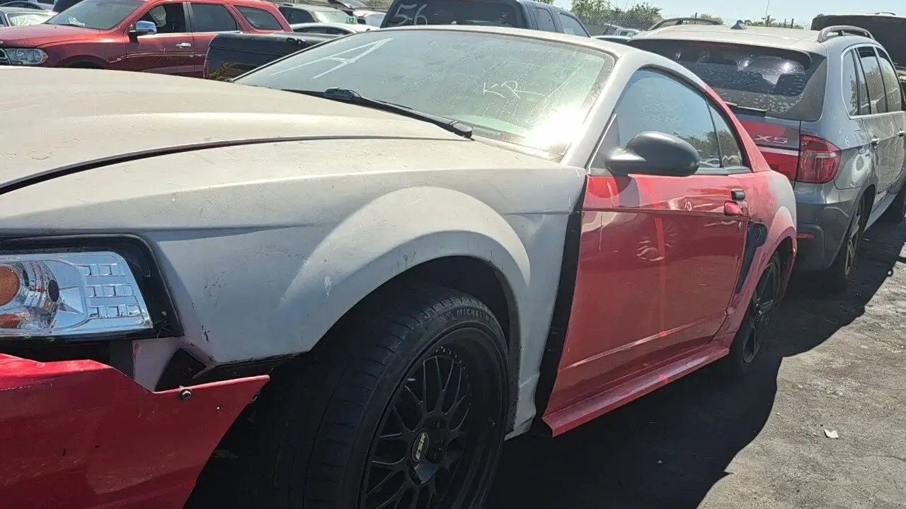 Photo of 2004 Ford Mustang