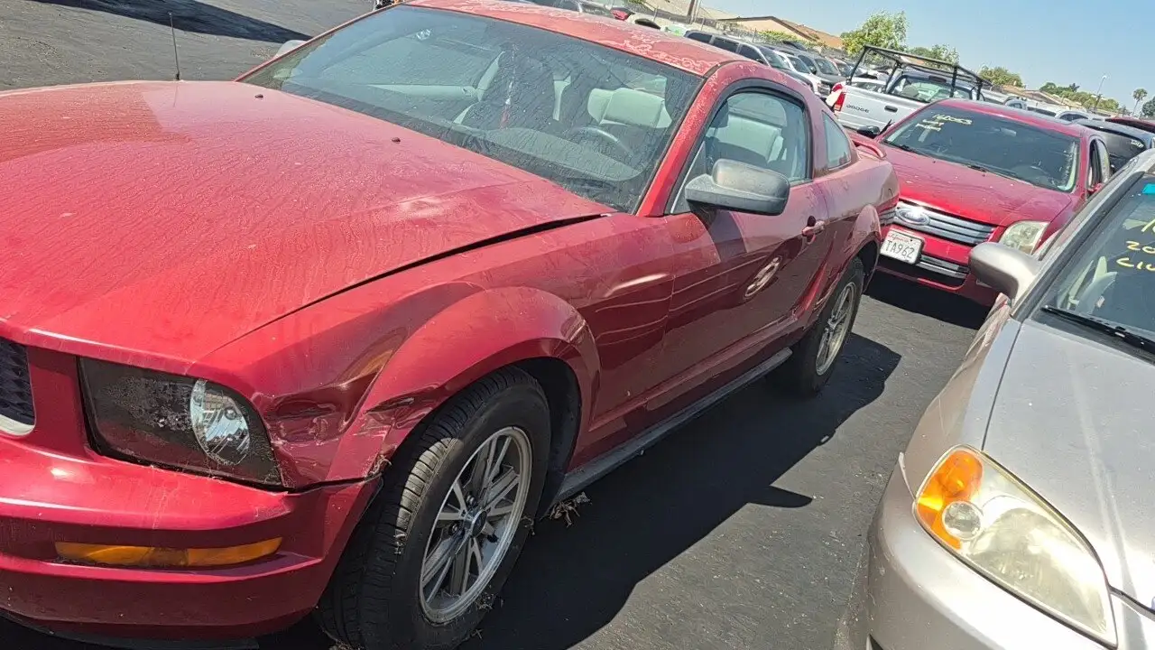 Photo of 2005 Ford Mustang