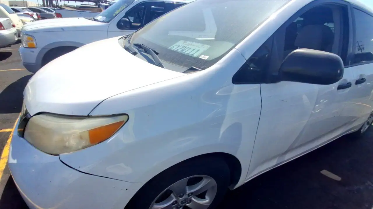 Photo of 2013 Toyota Sienna