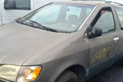 Photo of 1998 Toyota Sienna