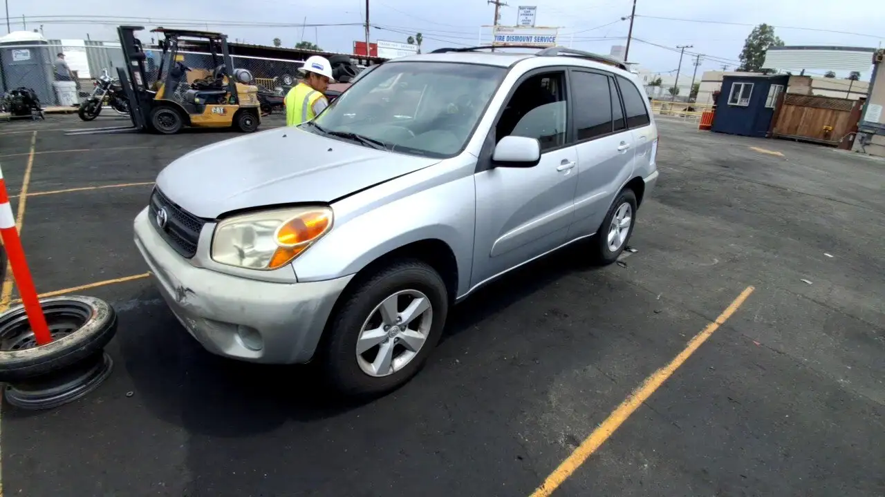 Photo of 2004 Toyota Rav4
