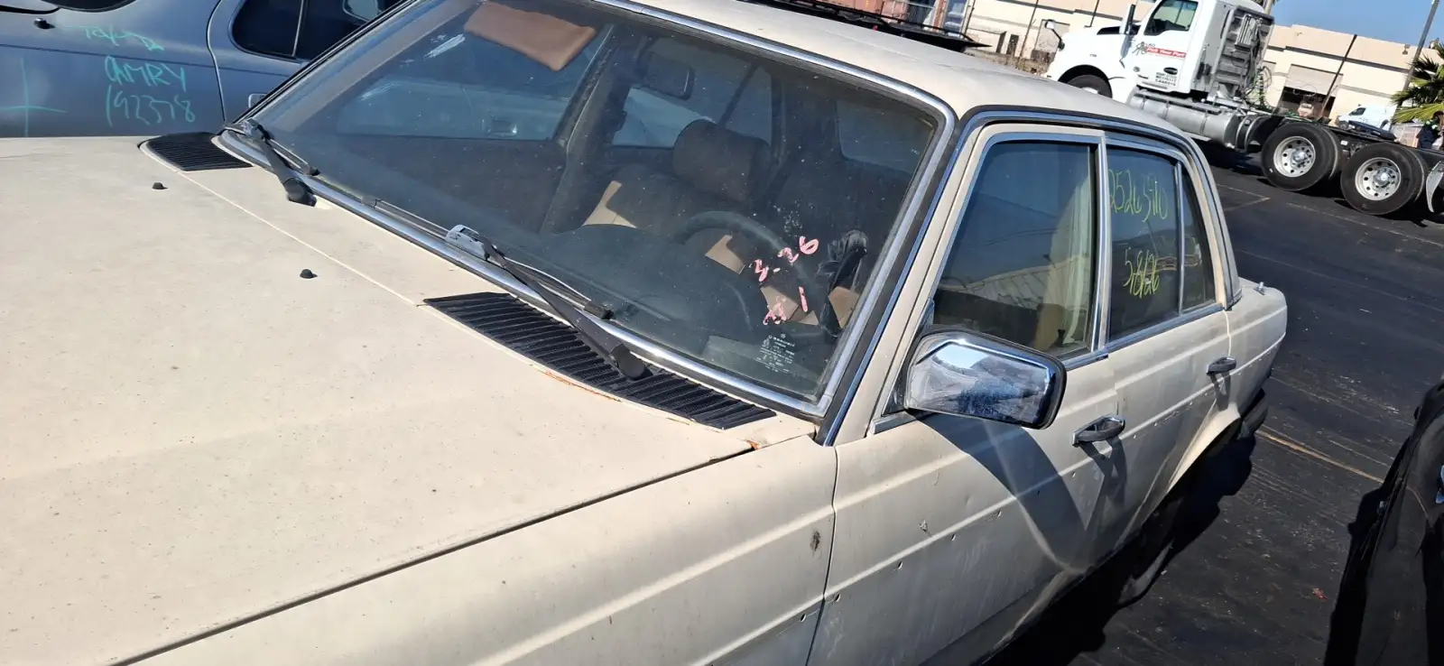 Photo of 1982 Mercedes-Benz 240-Class