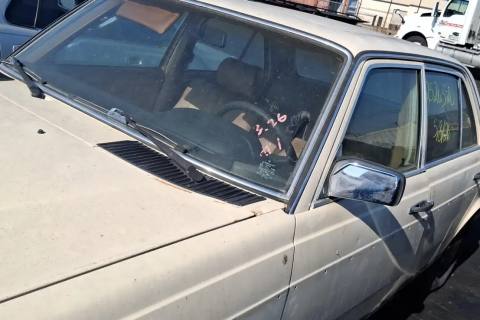 Photo of 1982 Mercedes-Benz 240-Class