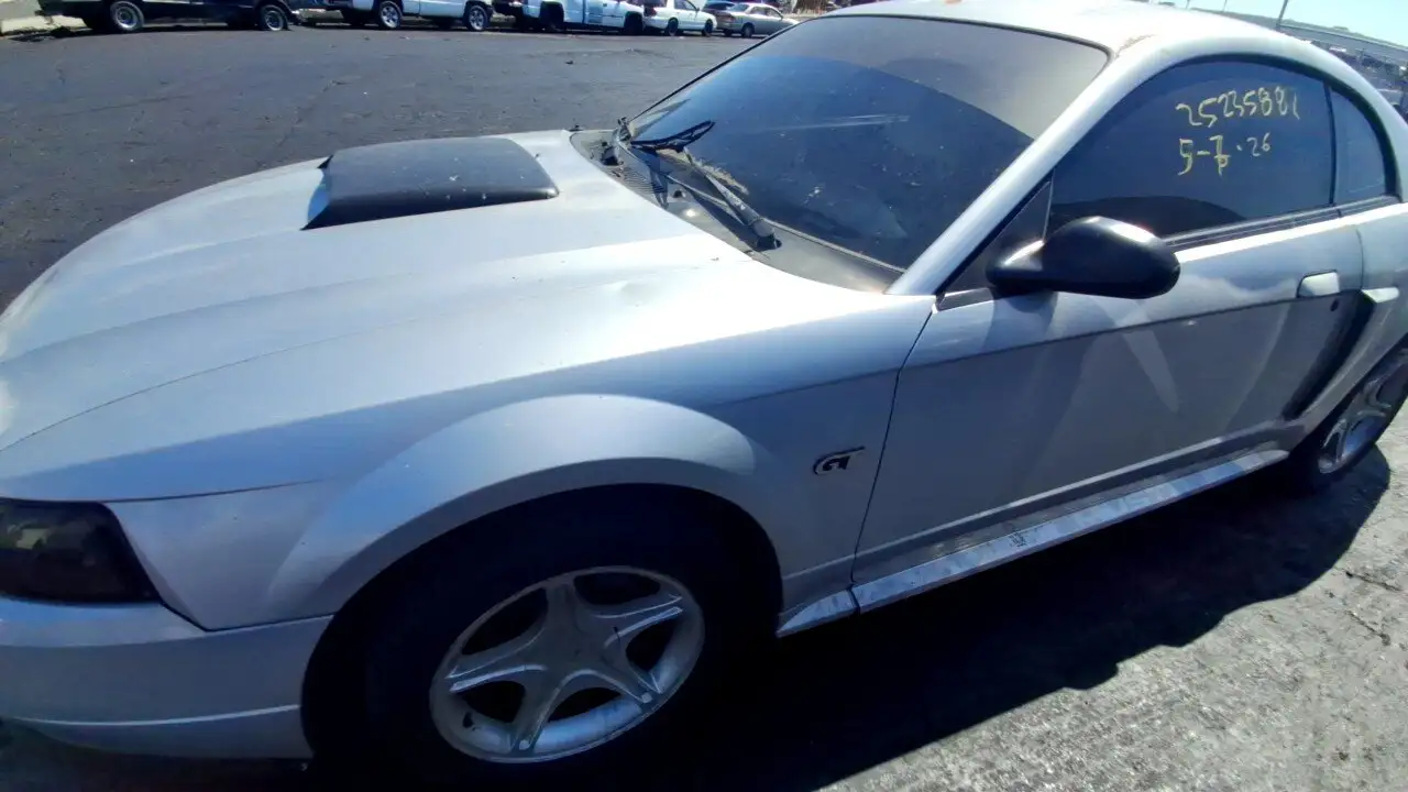 Photo of 2001 Ford Mustang