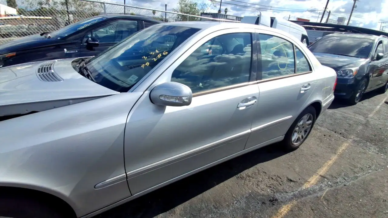 Photo of 2004 Mercedes-Benz E320