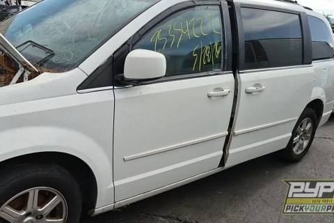 Photo of 2008 Chrysler Town & Country