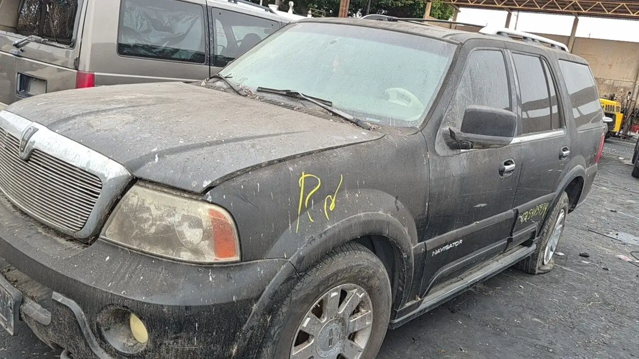 Photo of 2004 Lincoln Navigator