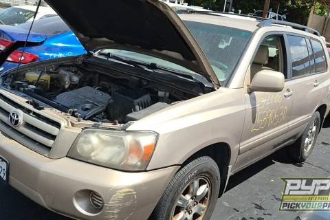 Photo of 2004 Toyota Highlander