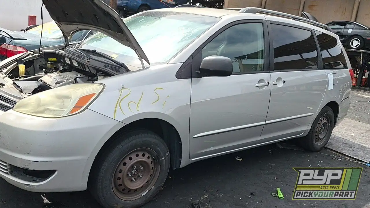 Photo of 2004 Toyota Sienna