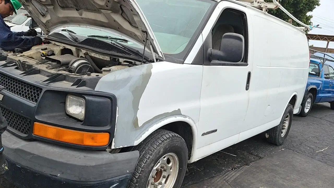 Photo of 2005 Chevrolet Express 2500