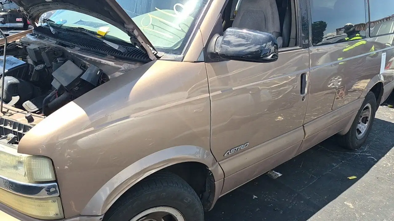 Photo of 2001 Chevrolet Astro