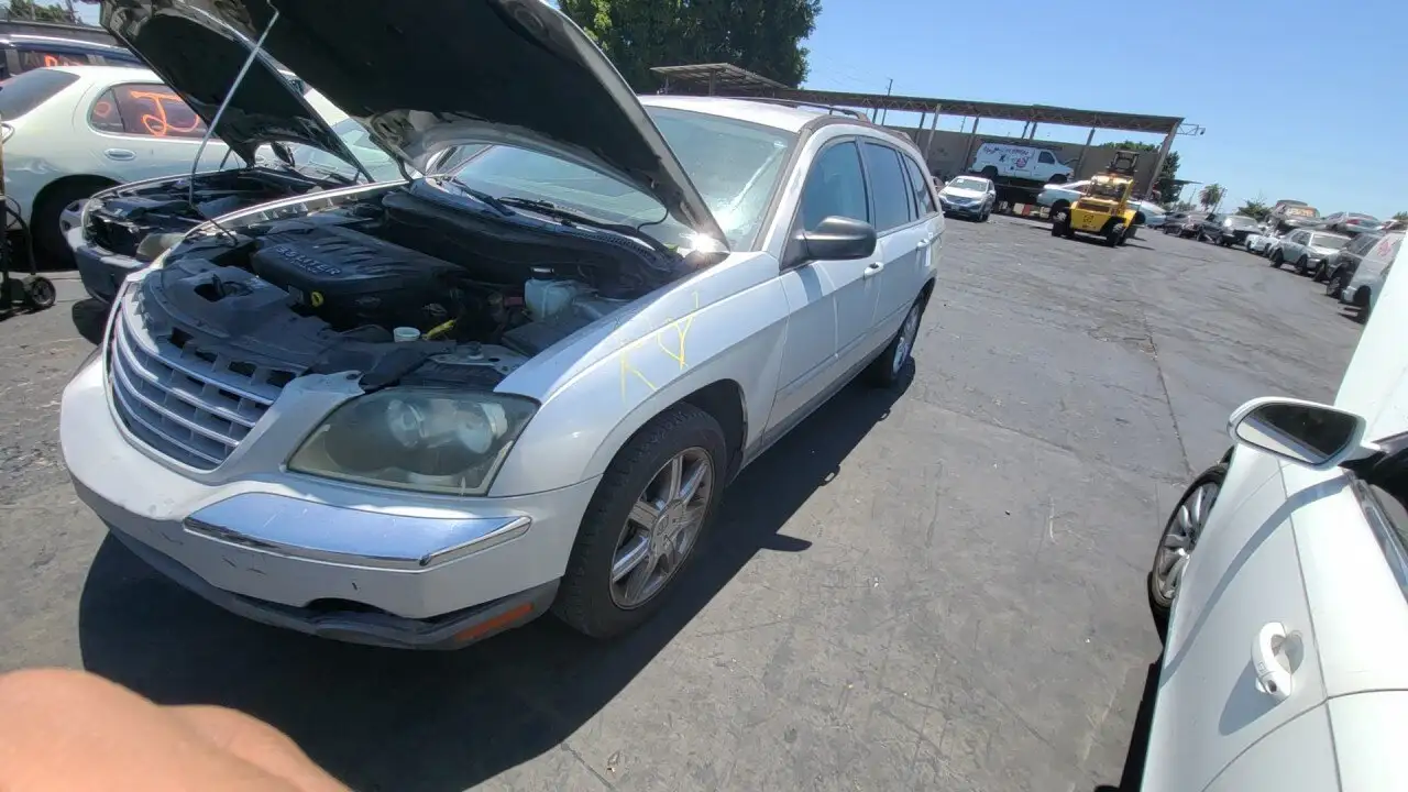 Photo of 2005 Chrysler Pacifica