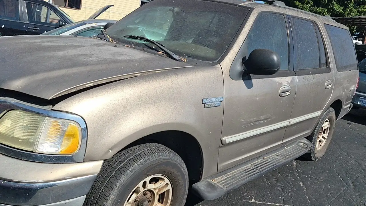 Photo of 2002 Ford Expedition