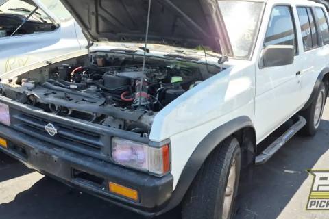 Photo of 1995 Nissan Pathfinder