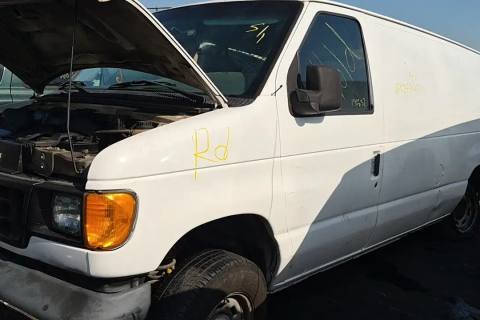 Photo of 2005 Ford E-150