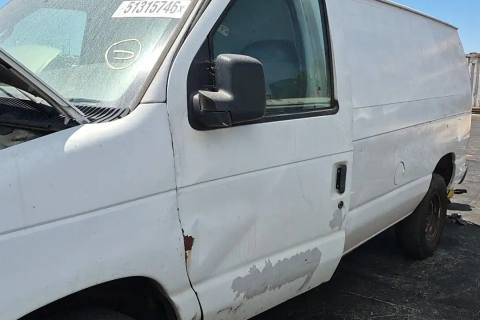 Photo of 2003 Ford E-350 Super Duty
