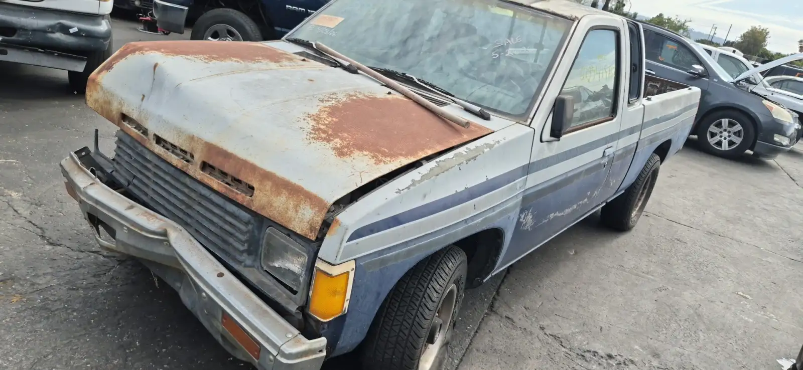Photo of 1986 Nissan Truck